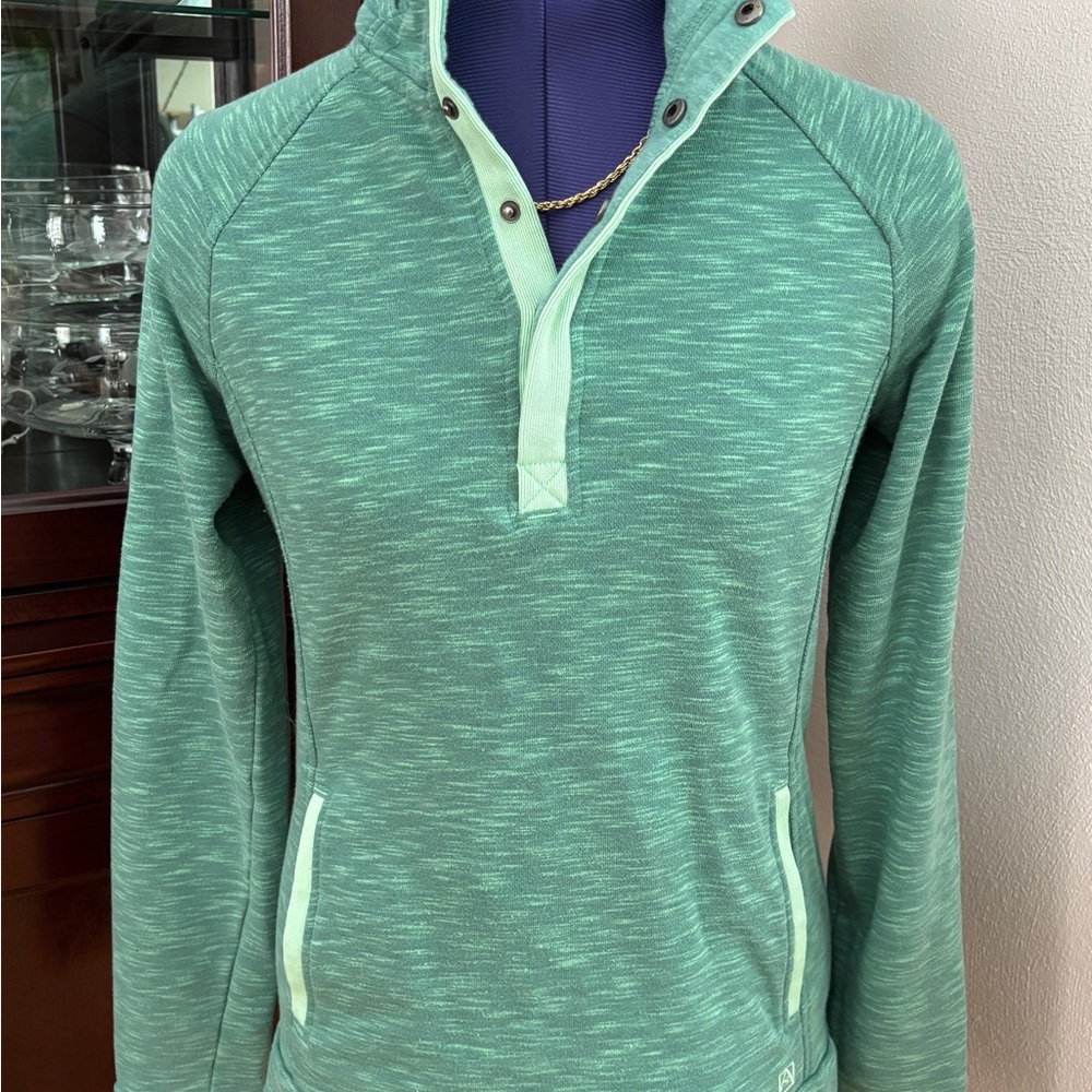 Avalanche Long Sleeved Pullover 1/4 Quarter Snap Women’s Small